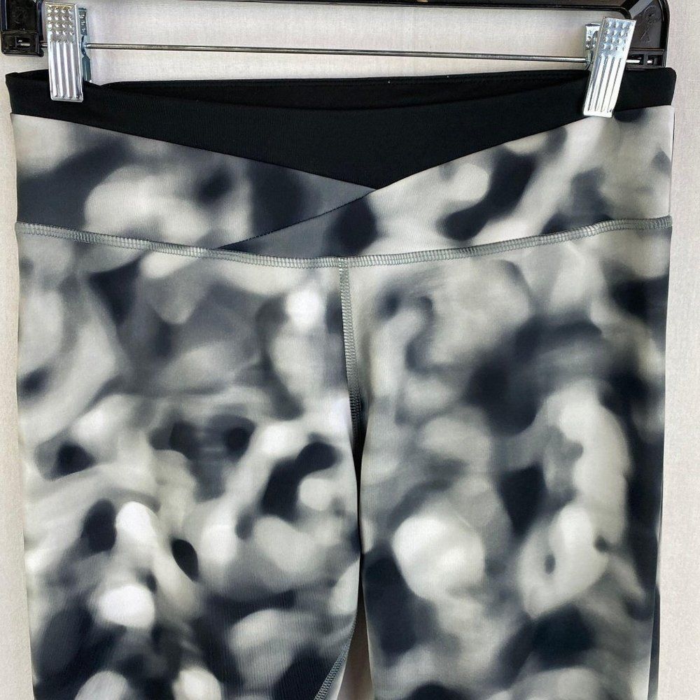 ADIDAS Abstract Cropped Legging - Picture 2 of 9